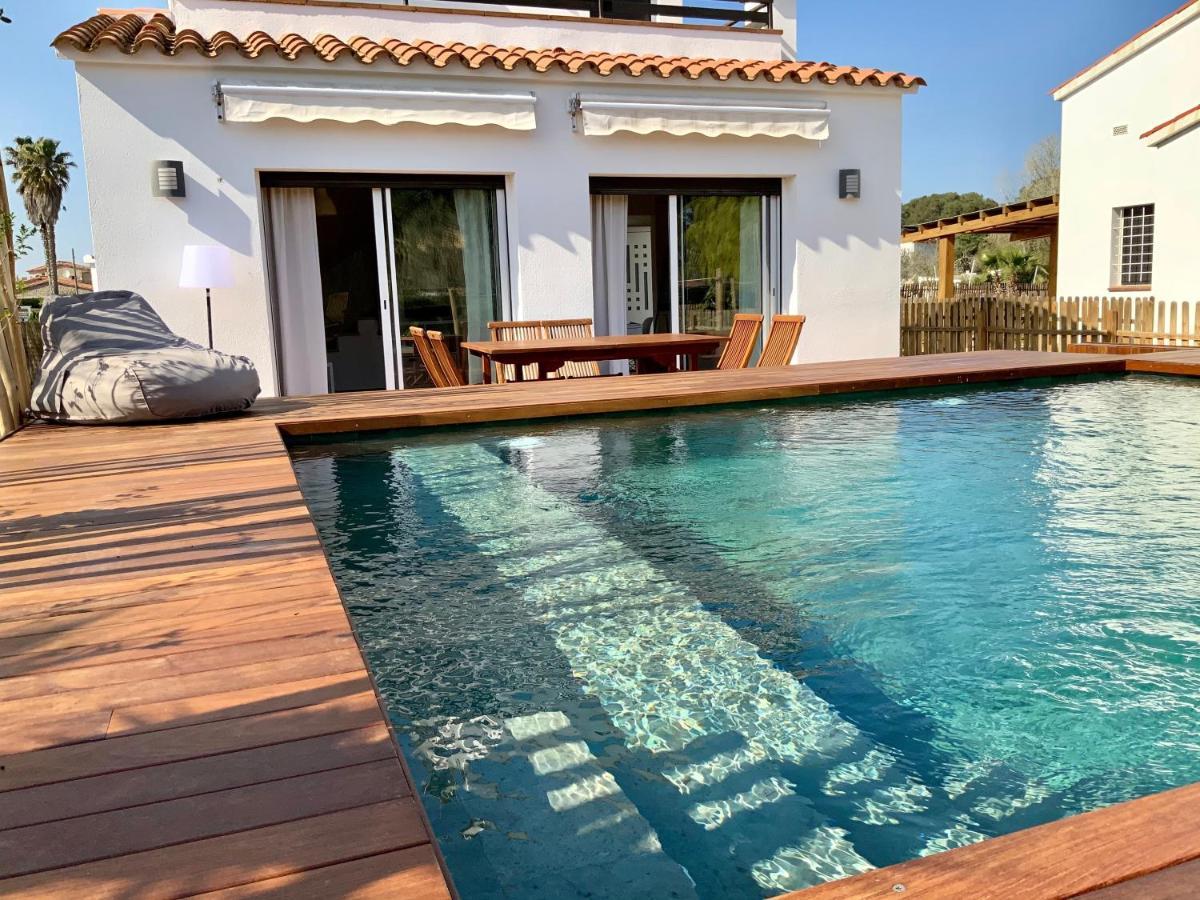 Villas Empuries, Garden & Private Pool サン・マルティー・ダンプリアス エクステリア 写真